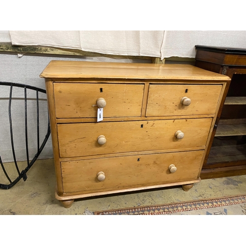 1009 - A small Victorian pine chest of drawers, width 96cm, depth 45cm, height 84cm