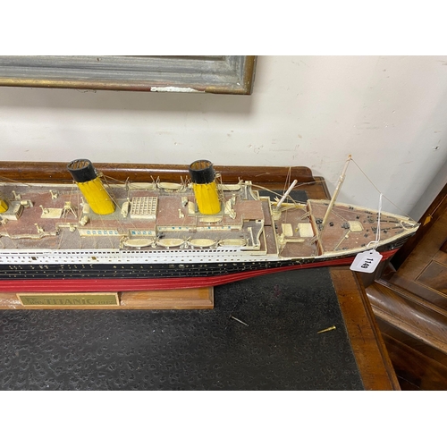 1149 - A kit built model of the Titanic, length 109cm