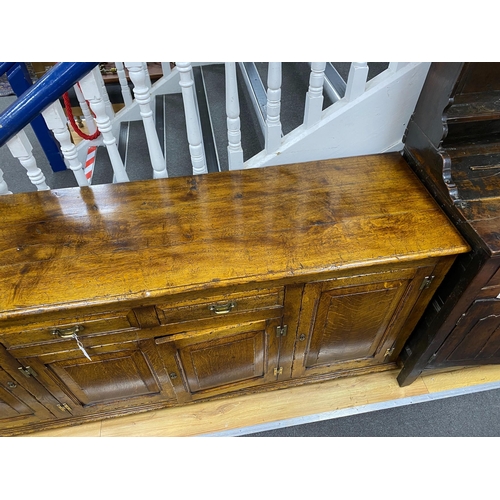 1152 - An 18th century style pale oak low dresser, length 190cm, depth 49cm, height 83cm