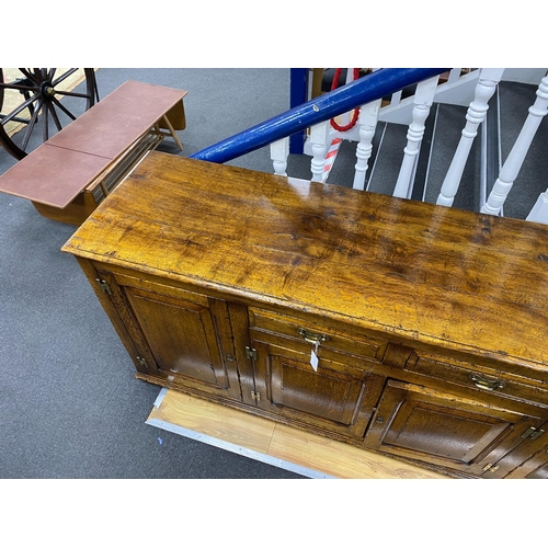 1152 - An 18th century style pale oak low dresser, length 190cm, depth 49cm, height 83cm