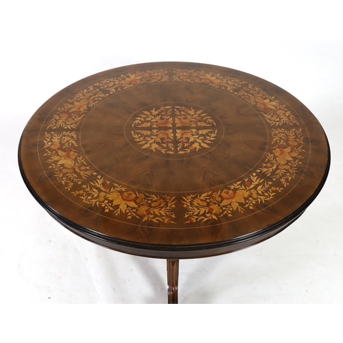 1156 - A Victorian style walnut and marquetry breakfast table Victorian-style walnut and marquetry breakfas... 