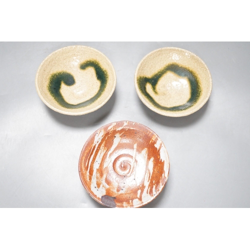 1279 - Aki Moriuchi (born 1947) three stoneware footed dishes, largest 11.5cm diameter