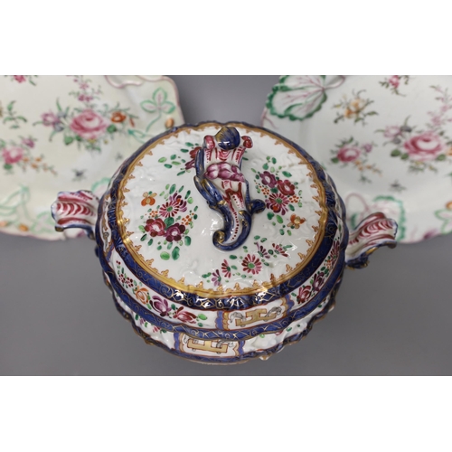 1323 - A Sampson lidded tureen and a pair of Chelsea dishes, dish diameter 23cm