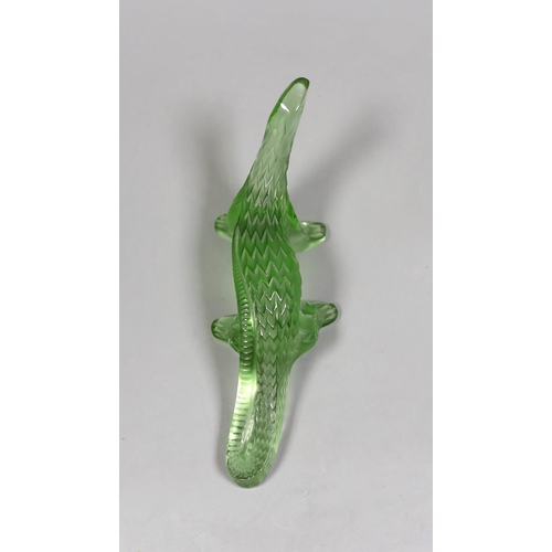 1418 - A Lalique green glass salamander, 18cm long