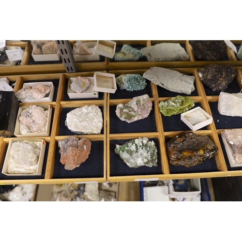 1424 - A collection of various mineral specimens, to include Quartz, calcite and others (29)