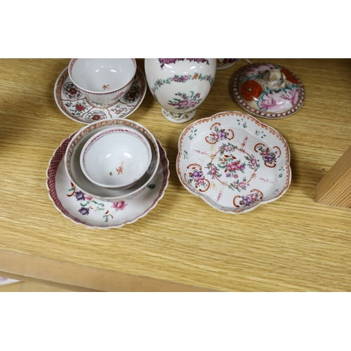 354 - A selection of 18th century Chinese export wares, to include a teapot, tea bowls, saucers etc., some... 