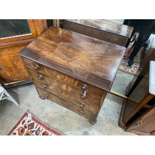 1109 - A small Victorian mahogany chest of four drawers, width 78cm, depth 49cm, height 80cm