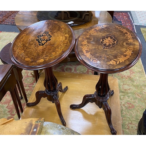 1183 - A near pair of Victorian marquetry inlaid oval walnut tripod wine tables with open baluster stems, l... 