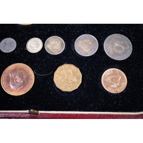 1880 - A 1937 specimen coin set in original leather case