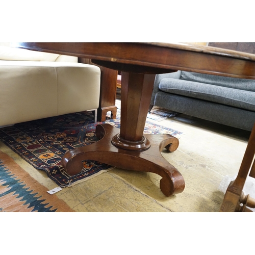 95 - A Victorian circular mahogany breakfast table, diameter 136cm, height 74cm