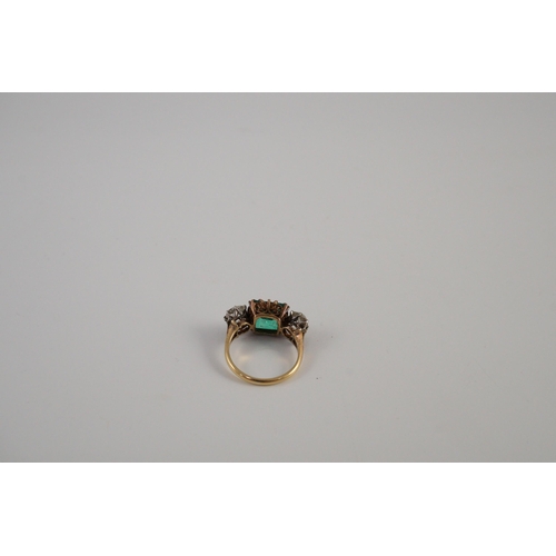 442 - An early 20th century 18ct gold, square cut single stone emerald and two stone cushion cut diamond s... 