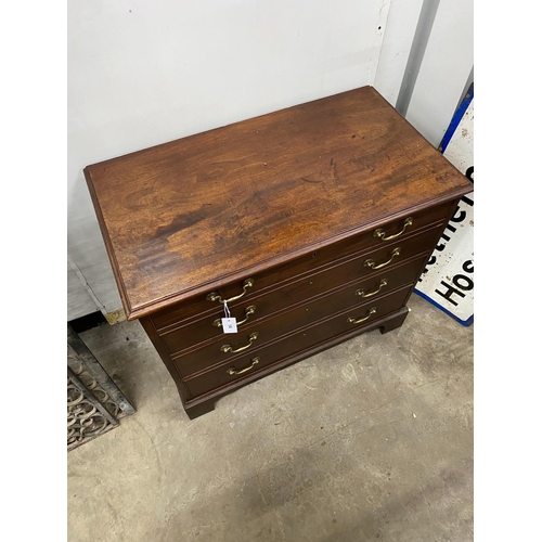 14 - A small George III mahogany chest of four long drawers, width 92cm, depth 51cm, height 80cm