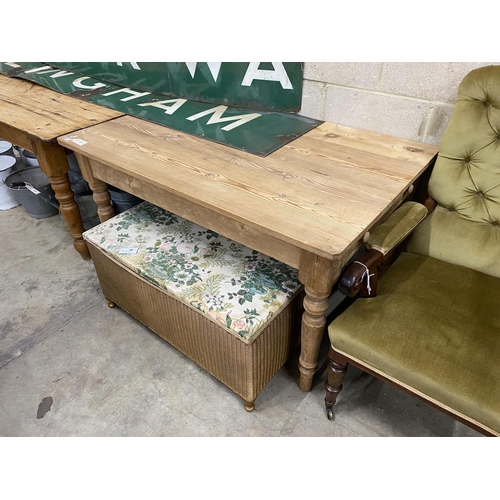 25 - A Victorian style rectangular pine kitchen table, length 131cm, width 86cm, height 76cm