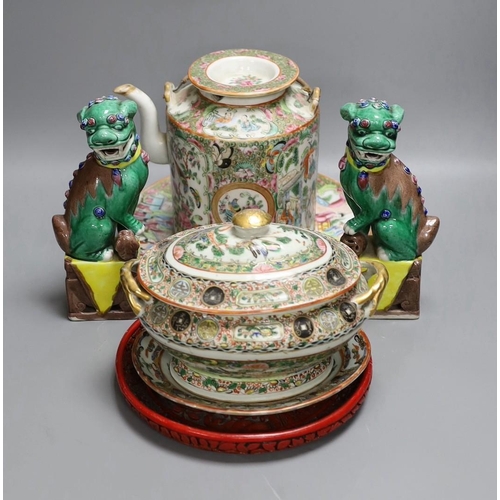 307 - A Cantonese famille rose plate and teapot with cover, a pair of Chinese seated dogs, and a tureen wi... 