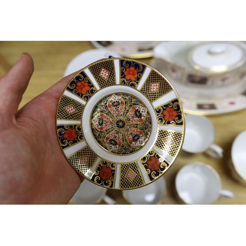 418 - A Royal Crown Derby Imari pattern 1128 dinner and coffee service,