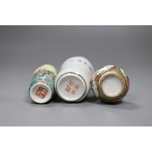 469 - Three Chinese enamelled porcelain miniature vases, late 19th century / Republic period, tallest 10cm... 