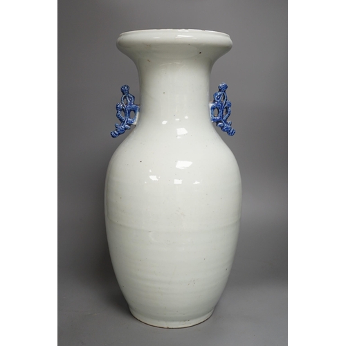 575 - A large late 19th/early 20th century Chinese blue and white vase, 43cm tall