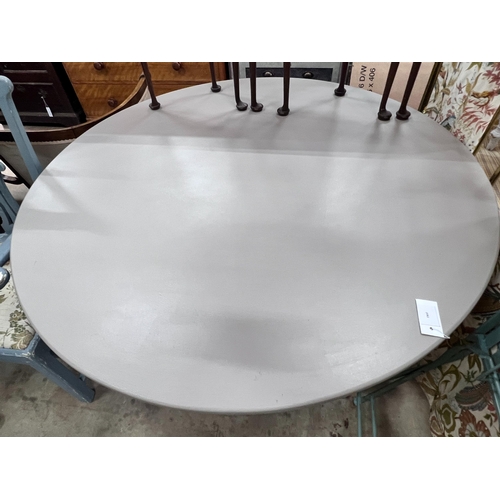 65 - A Regency style circular painted breakfast table, diameter 128cm, height 75cm