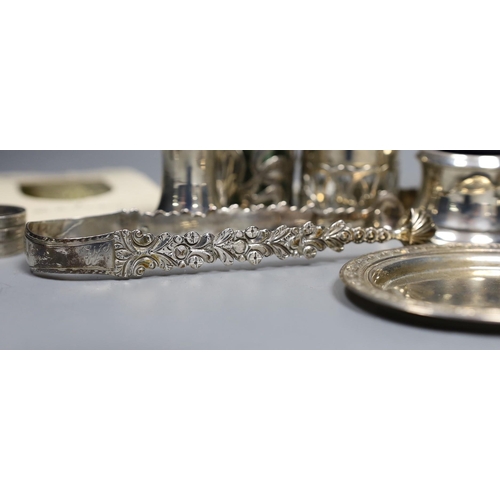 824 - A small group of collectable small silver and white metal items including two pairs of 19th century ... 