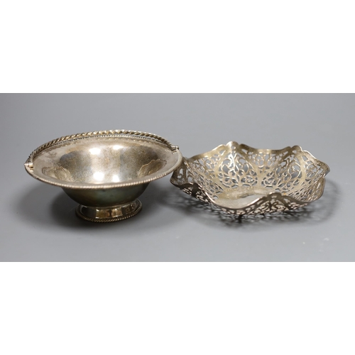 827 - A silver bon bon dish by DRC, London, 1978, 14.1cm and a small silver bonbon basket by Rodney Clive ... 