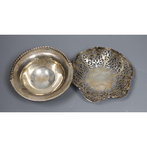 827 - A silver bon bon dish by DRC, London, 1978, 14.1cm and a small silver bonbon basket by Rodney Clive ... 