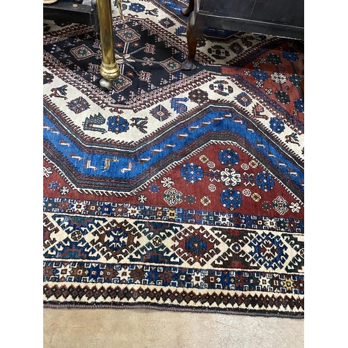 89 - A Shiraz carpet, 338 x 220cm