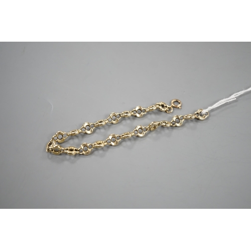 896 - A 9ct shaped link bracelet, 20.5cm, 10.4 grams.