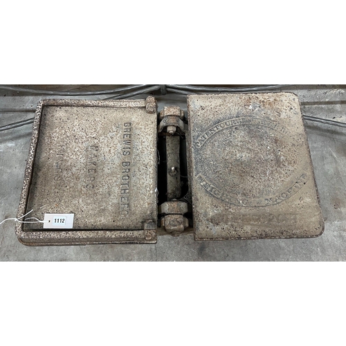 1062 - A set of Victorian Brewis Brothers Patent cast iron scales, width 72cm height 23cm