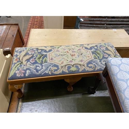 1085 - A 1920's mahogany box seat piano stool, 49cm, and an oak and beech foot stool, 97cm