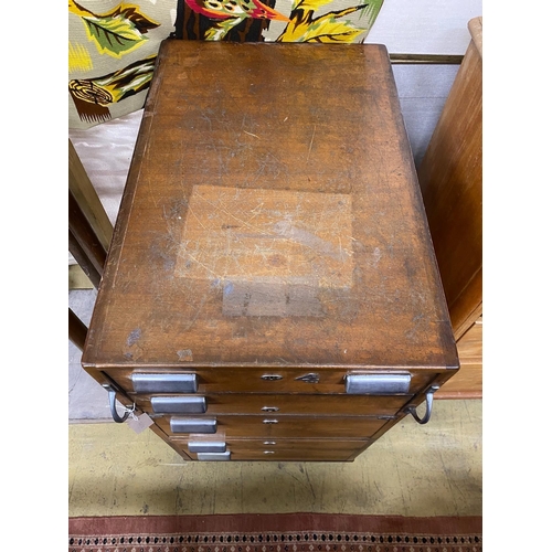 1024 - A mid century industrial style chrome mounted five drawer chest, width 49cm, depth 76cm, height 94cm... 