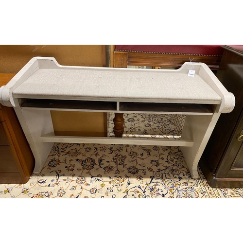 1070 - A grey painted bench seat, length 110cm