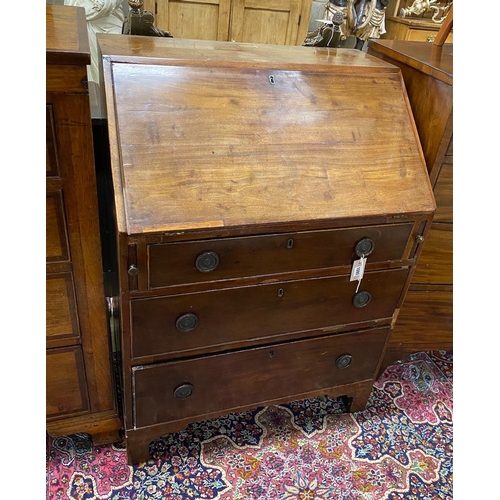 1090 - A small George III mahogany bureau, width 76cm, depth 55cm, height 104cm