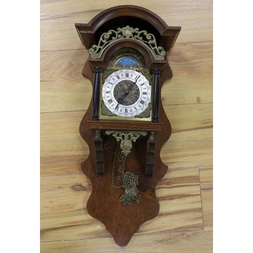 353 - A reproduction wall clock