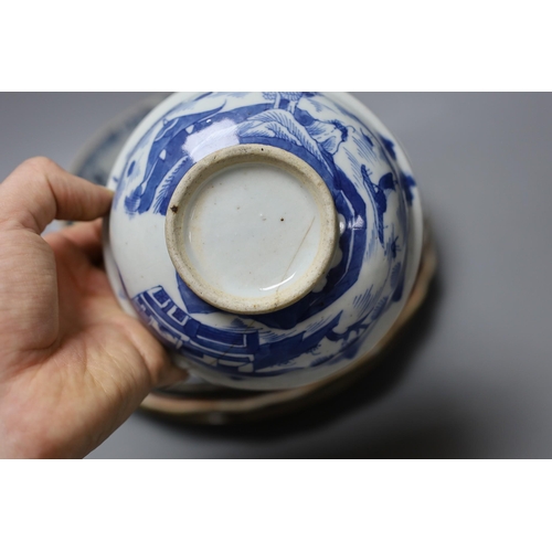 375 - A group of 18th / 19th century Chinese blue and white plates and bowls, Largest 22 cm diameter... 