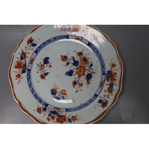 375 - A group of 18th / 19th century Chinese blue and white plates and bowls, Largest 22 cm diameter... 