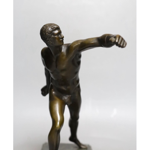 404 - After the Antique, a bronze figure of a gladiator 28.5cm