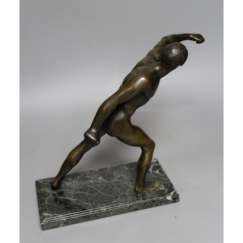 404 - After the Antique, a bronze figure of a gladiator 28.5cm