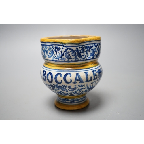 540 - An 18th / 19th century miniature Italian maiolica jug, 9.5cm