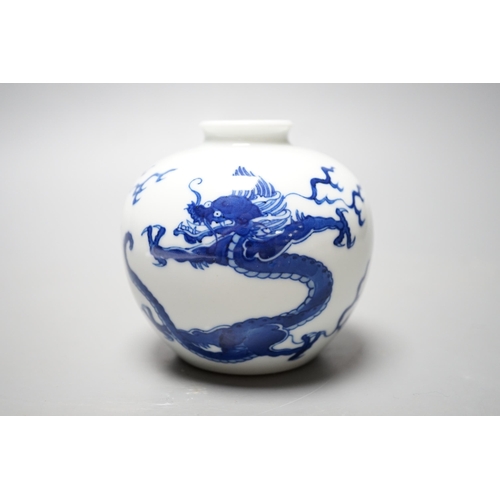 549 - A Chinese blue and white dragon vase, 9cm