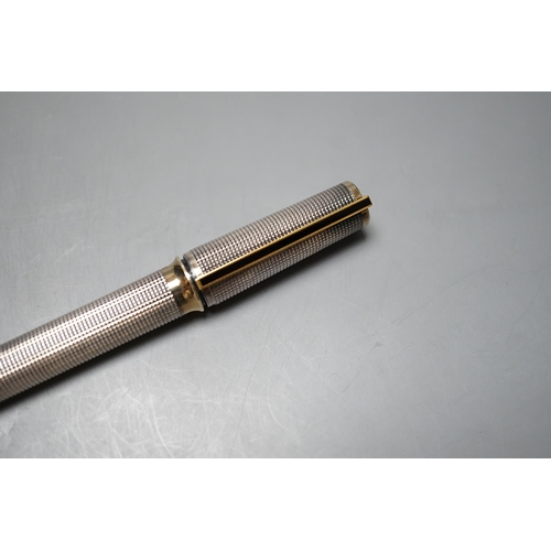 595 - A Dupont Montparnase fountain pen