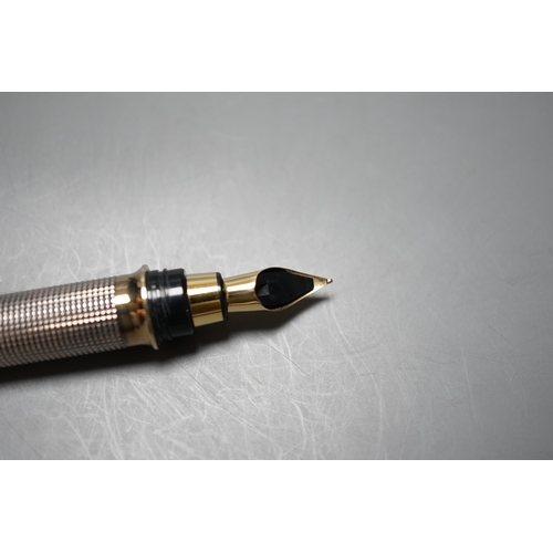 595 - A Dupont Montparnase fountain pen