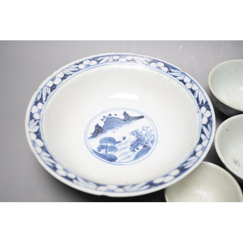 610 - A pair of Chinese late Ming tea bowls, other 19th century Chinese tableware