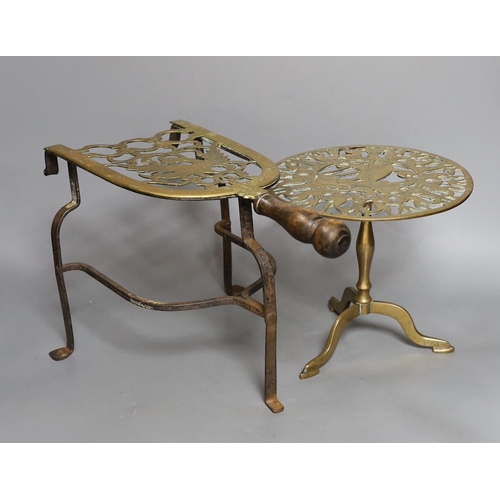 622 - A George III brass trivet and a Victorian miniature brass tripod table