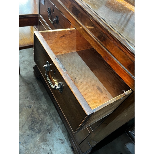 1033 - A George III style mahogany chest of drawers, width 83cm, depth 51cm, height 93cm