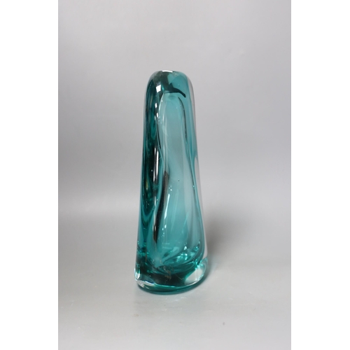 1260 - A large green glass free-form sculpture, possibly Murano, 30cms high