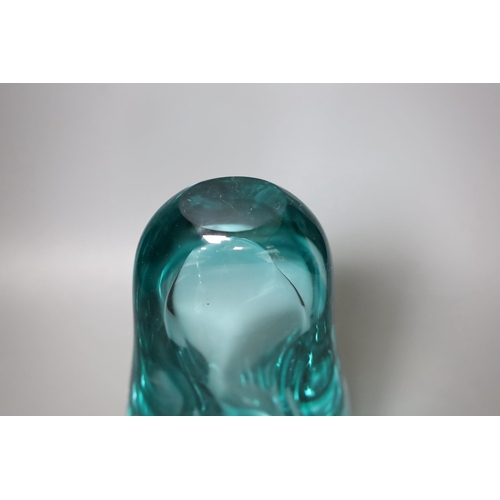 1260 - A large green glass free-form sculpture, possibly Murano, 30cms high