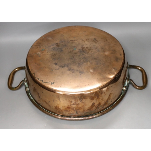 1276 - A 19th century copper two handled preserving pan, 51cms handle to handle