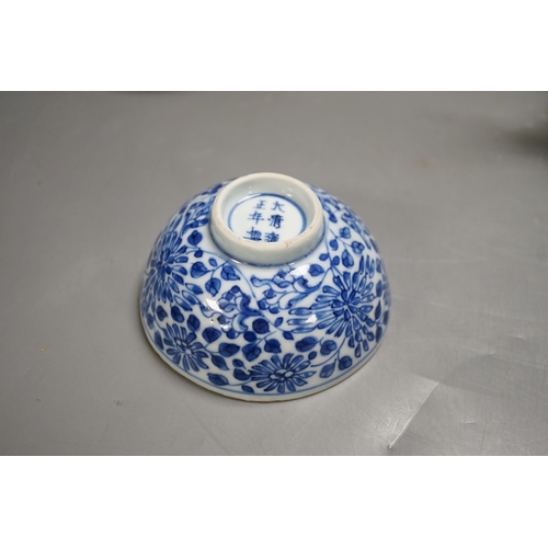 1322 - A Chinese Ming dynasty internally decorated porcelain tea bowl, an 18th century blue and white bowl,... 