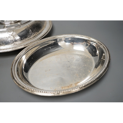 1323 - A pair of Edwardian plated engraved oval entree dishes and covers