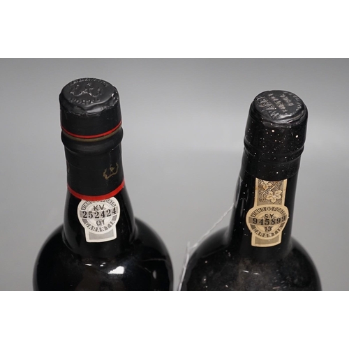 1352 - A Warre's 1066 vintage bottle of Port and a bottle of Ferreira LBV Port 1987